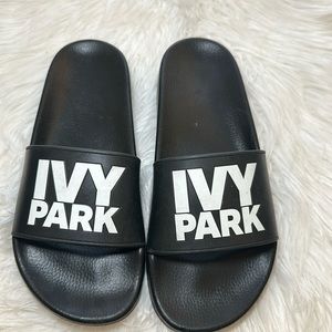 Rare🖤 IVY PARK Slides
